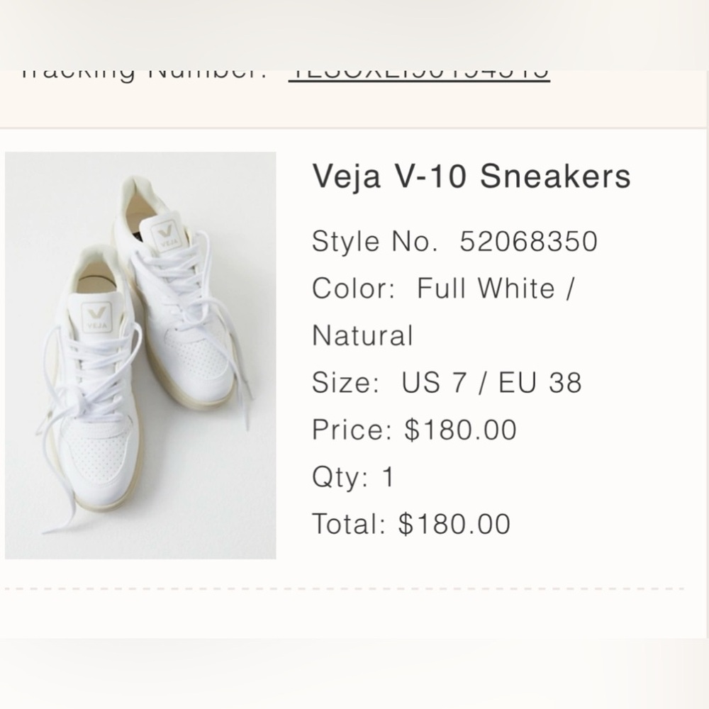 Veja V10 sneaker—like new!